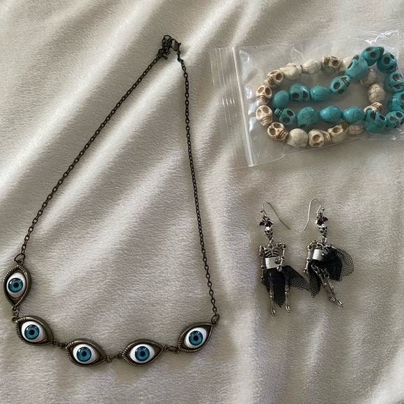 Spooky Halloween skeleton or goth jewelry bundle - Picture 2 of 2